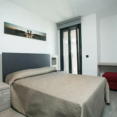 Playa Hotell 2*